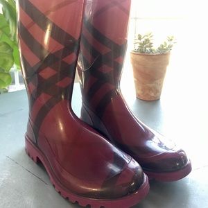 Burberry rain boots classic plaid Italian 7 (37)